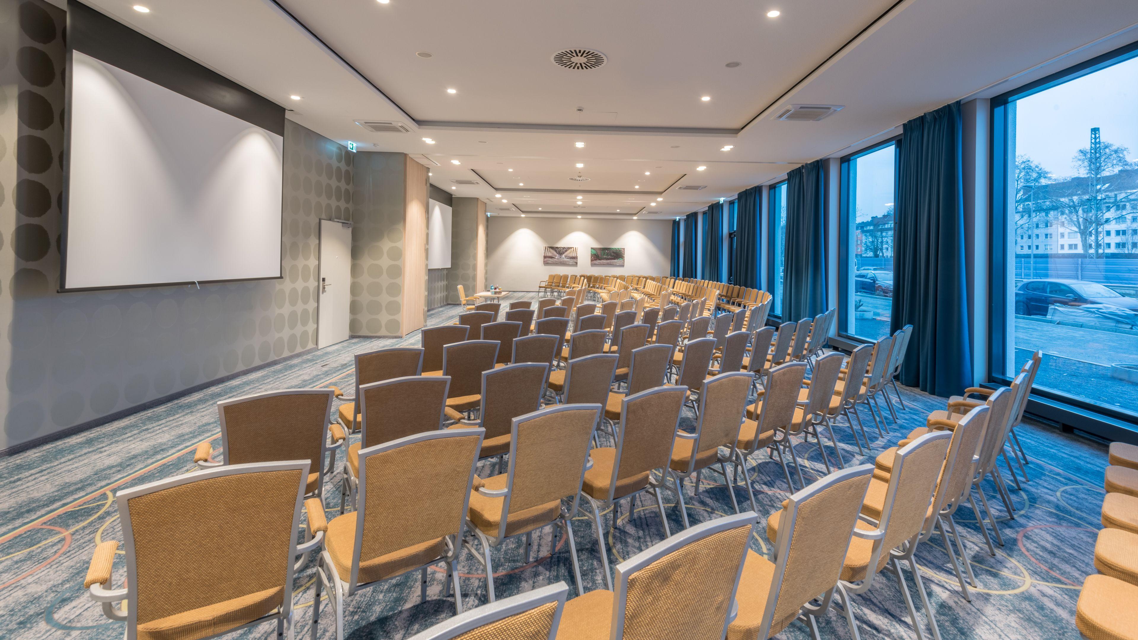 – Toulouser Allee, An Ihg Düsseldorf